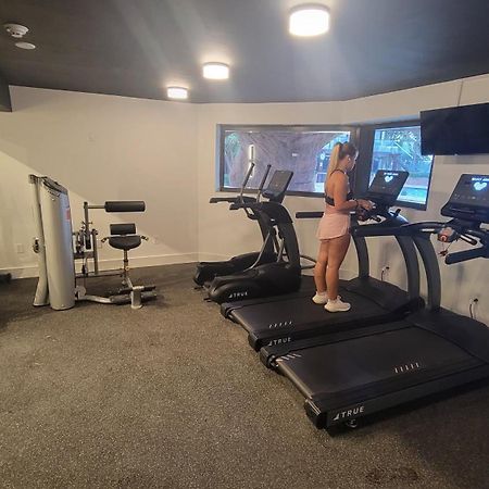 2 Bedroom 2 Bath Beachfront Condo On Miami Beach Millionaire Row Екстериор снимка