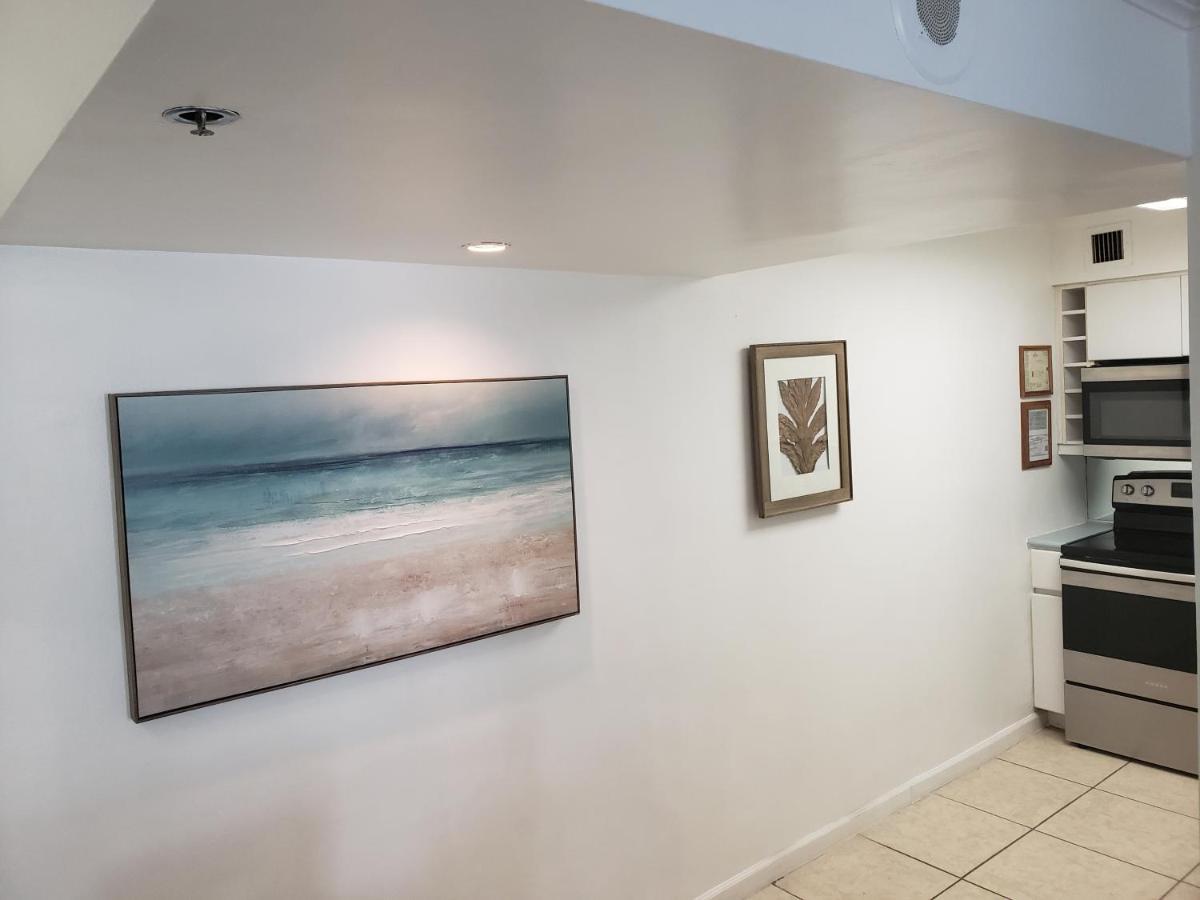 2 Bedroom 2 Bath Beachfront Condo On Miami Beach Millionaire Row Екстериор снимка