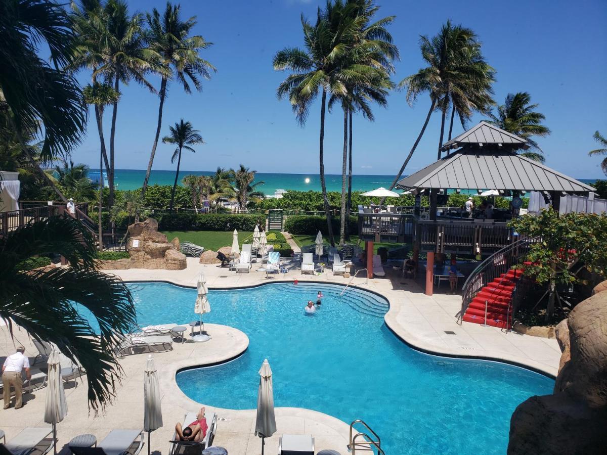 2 Bedroom 2 Bath Beachfront Condo On Miami Beach Millionaire Row Екстериор снимка