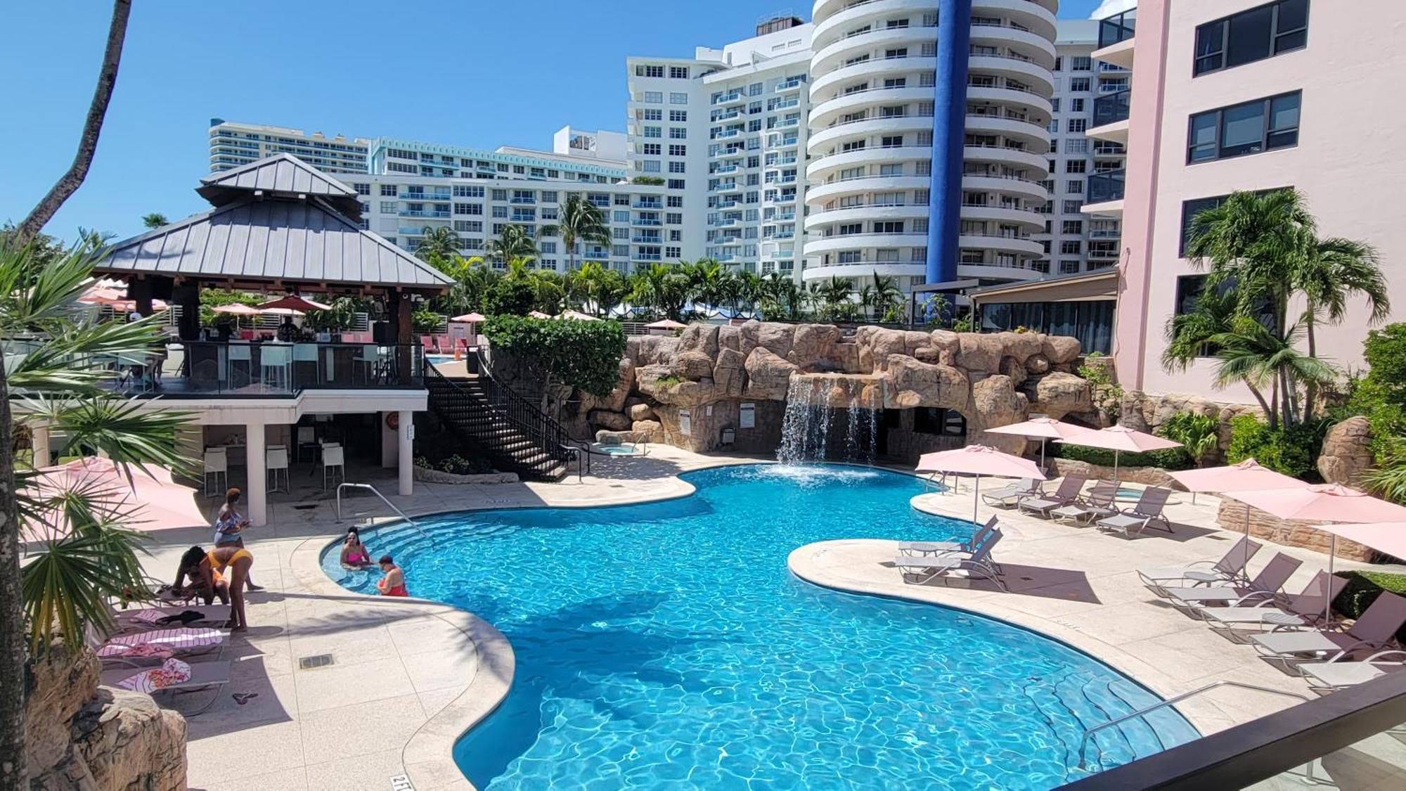 2 Bedroom 2 Bath Beachfront Condo On Miami Beach Millionaire Row Екстериор снимка