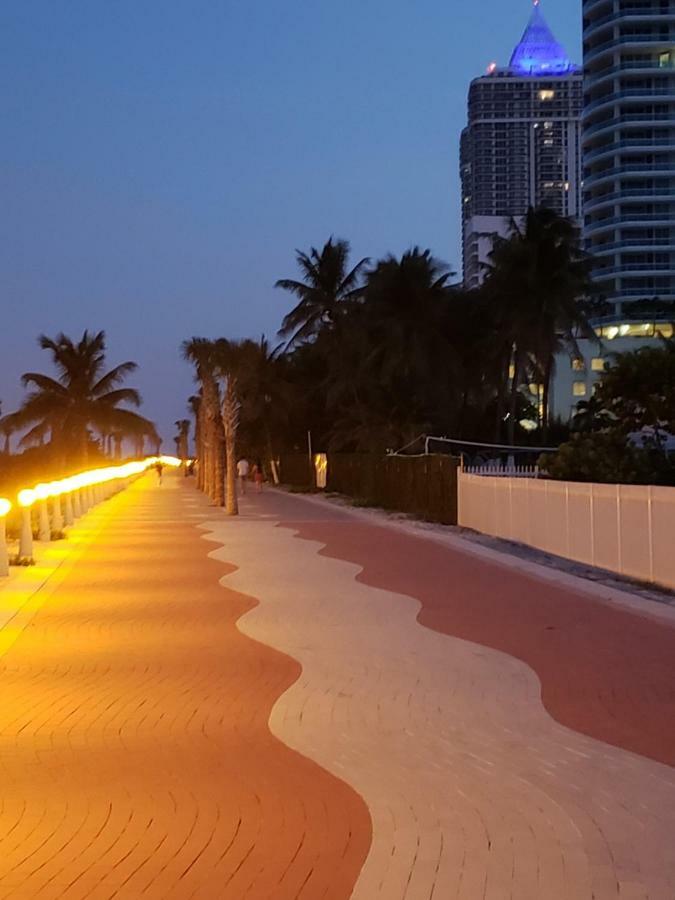 2 Bedroom 2 Bath Beachfront Condo On Miami Beach Millionaire Row Екстериор снимка