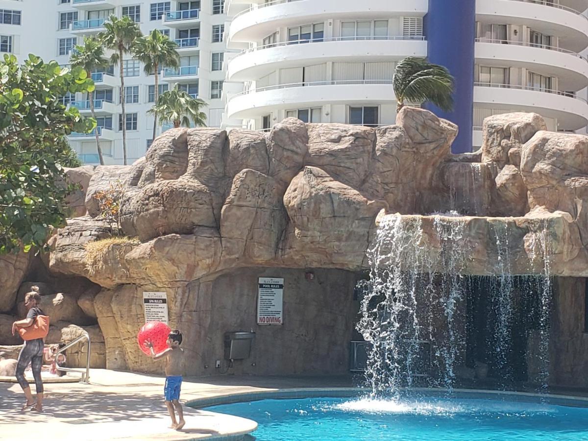 2 Bedroom 2 Bath Beachfront Condo On Miami Beach Millionaire Row Екстериор снимка